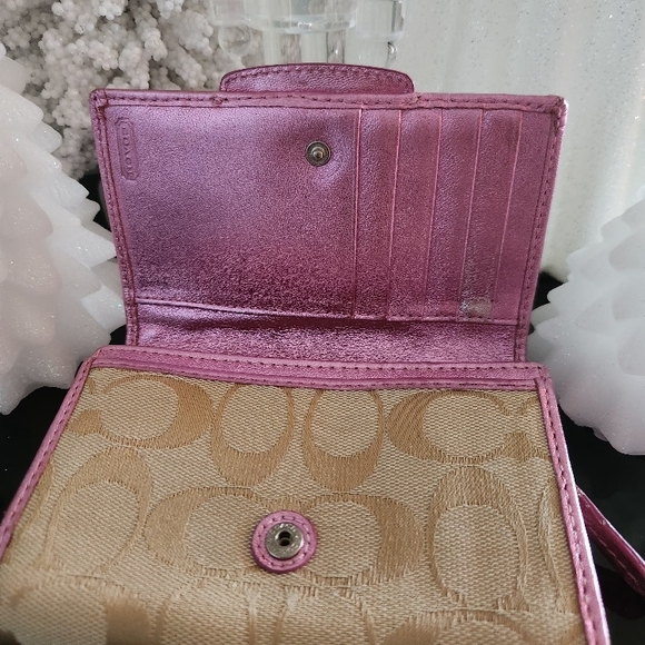 Coach Pink and Beige Women's Bag - Picture 5 of 11